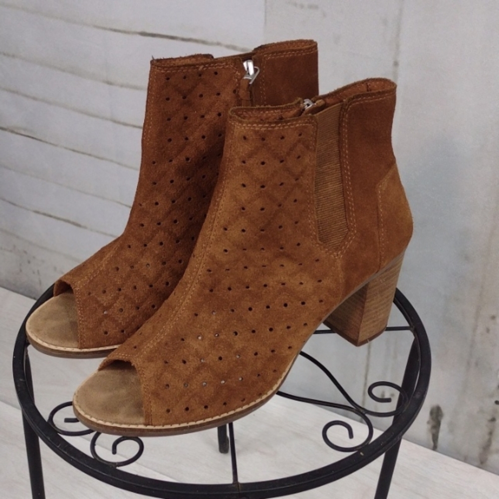 Toms Brown Suede Booties, Size 9 - Picture 3 of 5